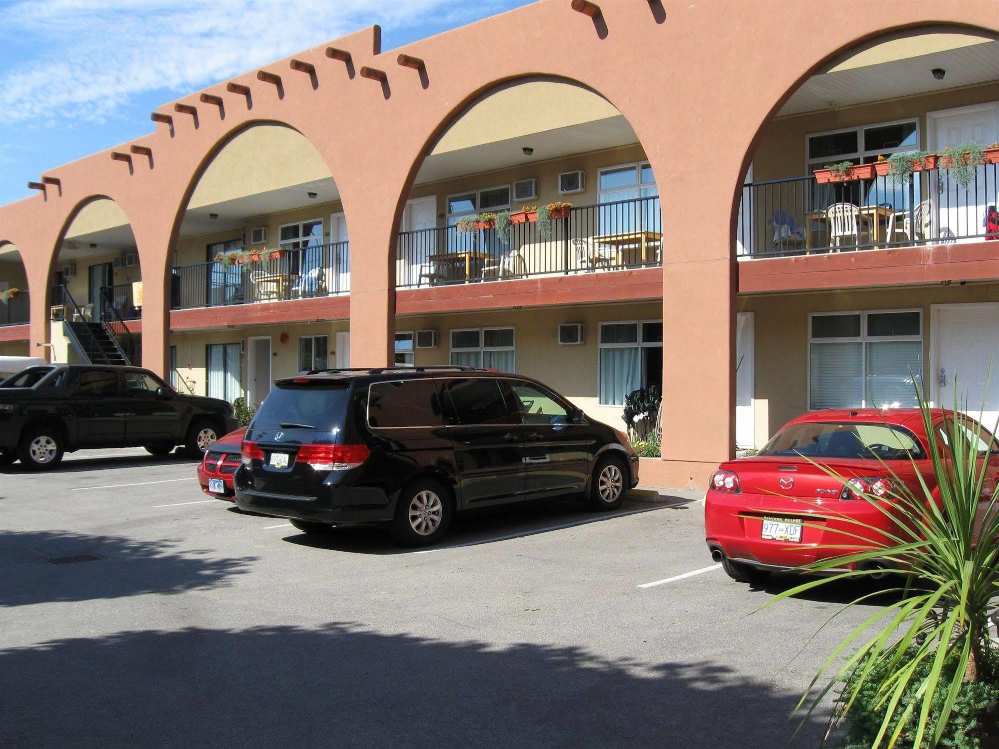 Desert Surfside Waterfront Accommodations Osoyoos Exteriér fotografie